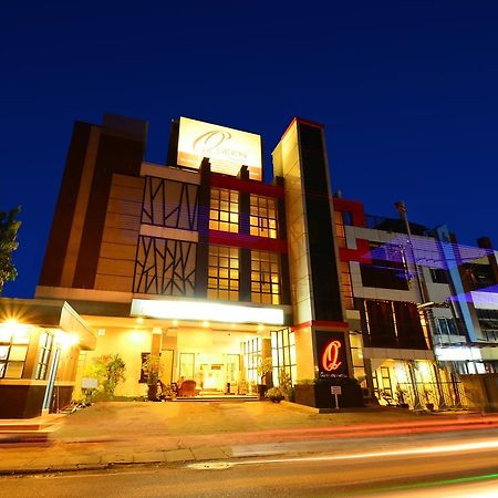 Queen City Hotel Banjarmasin Banjarmasin  Exterior photo