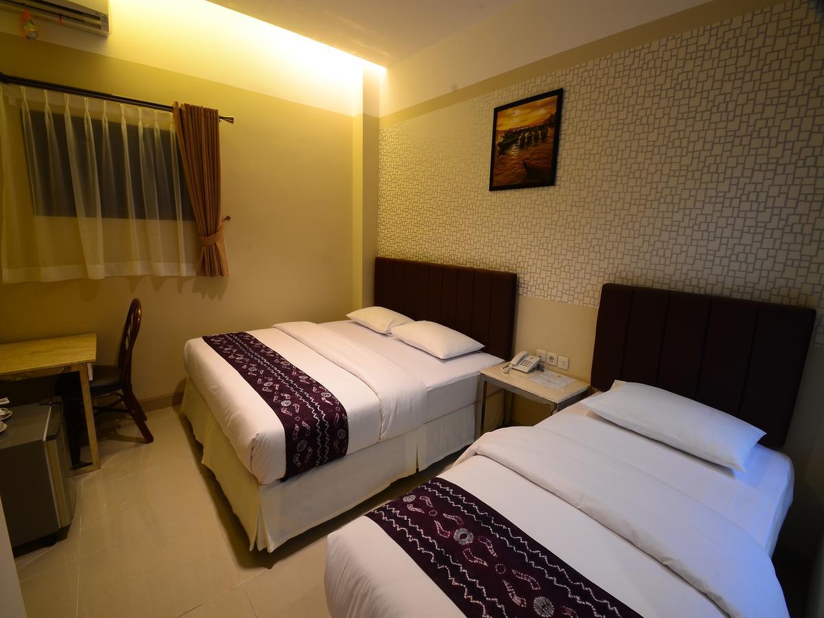 Queen City Hotel Banjarmasin Banjarmasin  Exterior photo