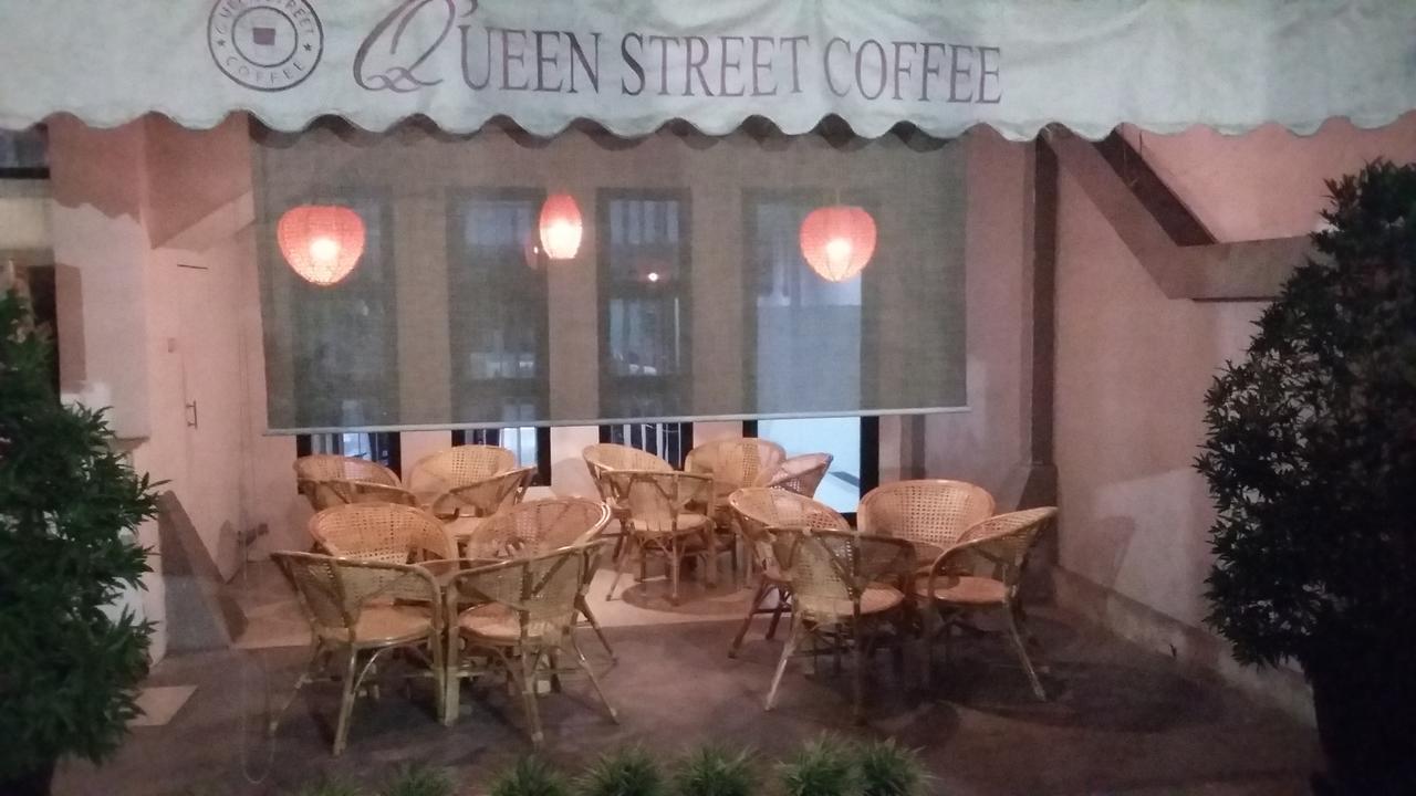 Queen City Hotel Banjarmasin Banjarmasin  Exterior photo